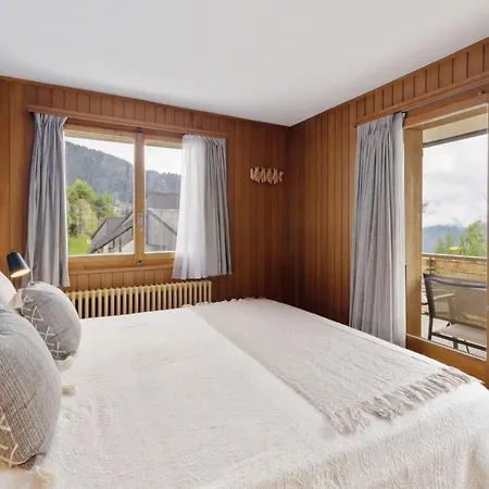 La Toura By Interhome شقة